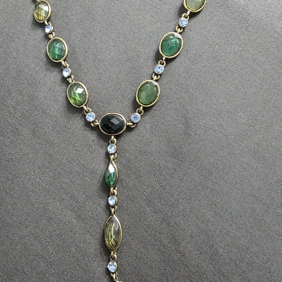 Estate - Gold Tone - Y-Drop Grenn Vintage Necklace - Item 431 - Picture 2 of 5